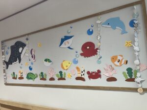 （岡田デイ）🌻壁面制作で「ひまわりと海の仲間たち」♪